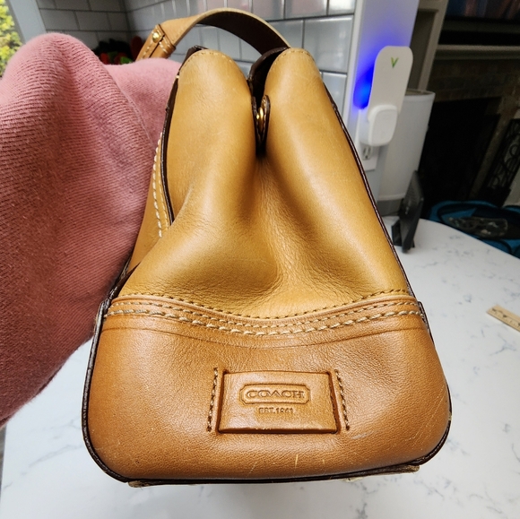 COACH Y2K Hampton Embossed Signature Stripe Leather Satchel 11609 EUC - Picture 4 of 16